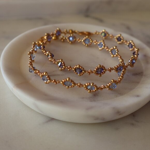 Handmade Beaded Bracelet, Bicone Halo Bracelet Stylish, Simple, and Dainty 7" - Picture 1 of 8